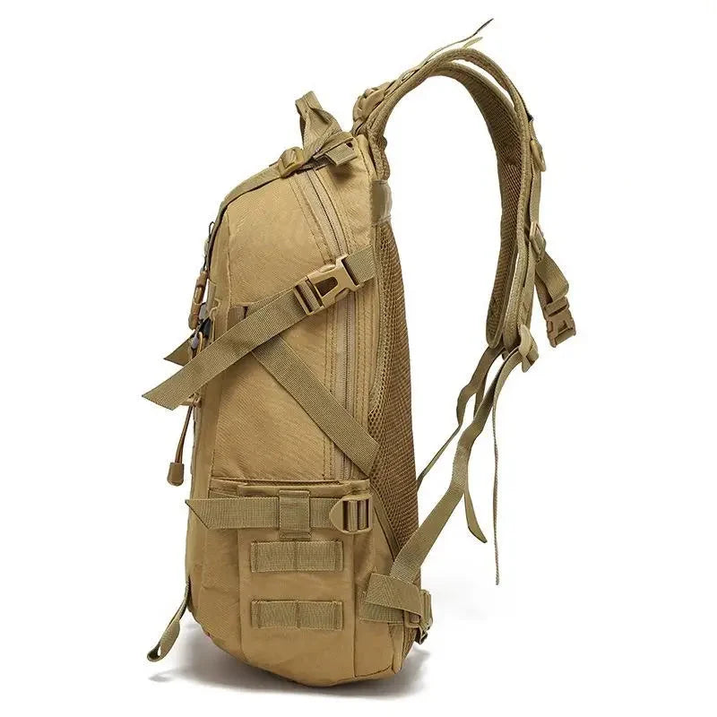 Sac de Randonnée 40L Déperlant - avec Attaches MOLLE & Bande Réfléchissante - TrailGuard 40